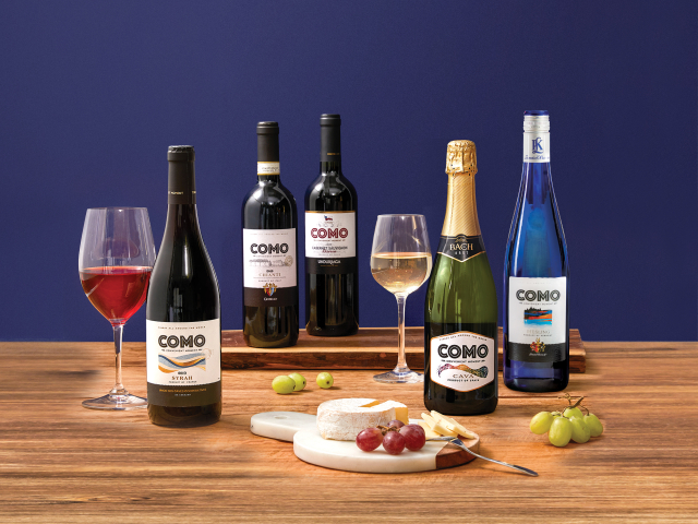 이마트24의 자체 와인 브랜드(Private Brand)로 'Cosmopolitan Moment'를 지향하며 세계 유명 와이너리의 와인을 합리적으로 제안합니다.